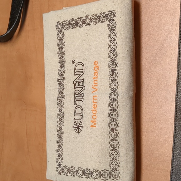 Old Trend Daisy Tote in Grey - Picture 14 of 14